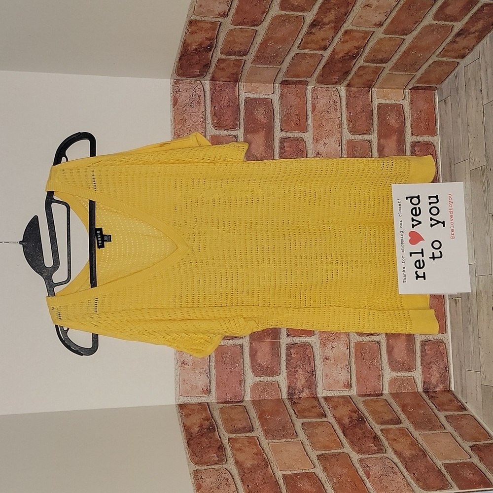 Torrid Yellow Open Stitch Cold Shoulder Dolman Sleeve Sweater - Size 00